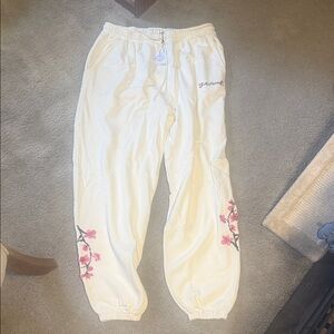 Arizona tea cream Sweatpants with Pink Floral Embroidery Sz 3x